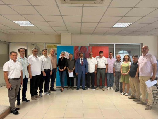 Burhaniye’de proje yürütücülerine törenle belge verildi Burhaniye ilçesinde, Tübitak Bilim Fuarı Proje Yürütücüleri ve Harezmi Danışman
