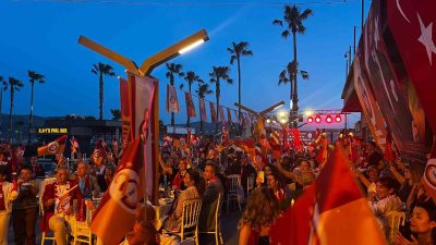 Galatasaray’ın üst üste dördüncü, toplamda ise 26. şampiyonluğu, Bandırma Galatasaraylılar