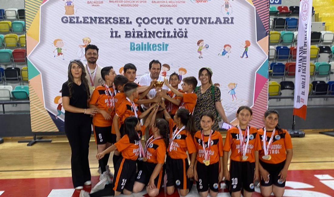 Balıkesir’in Ayvalık ilçesinin kırsal mahallerinden biri olan Çakmak Köyü öğrencileri,
