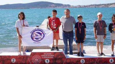 Balıkesir’in Ayvalık ilçesinde düzenlenen Balıkesir Bölgesi Bölge Yelken Yarışları’nın ödül