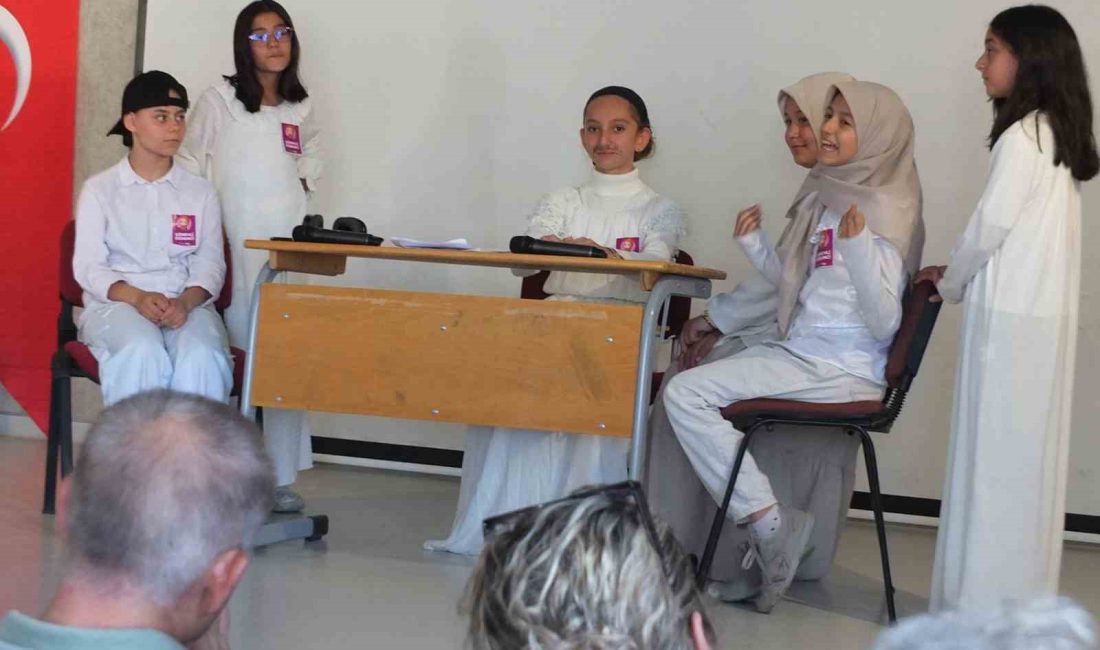 Burhaniye’de Marifet Okulu kapanış töreni düzenlendi Burhaniye ilçesinde, İlim Yayma Cemiyetinin hayata geçirdiği Marifet Okulu yaz