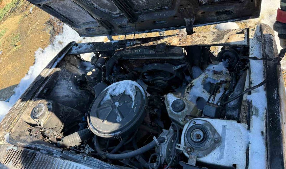 Erdek’te korkutan araç yangını Balıkesir’in Erdek ilçesinde bir araçta çıkan yangın, itfaiye ekiplerinin zamanında