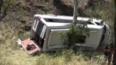 Balıkesir’de yolcu minibüsü ile otomobil kaza yaptı; 14 yaralı Balıkesir’de yolcu minibüsü ile otomobil kaza yaptı. Kepsut yolunda feci