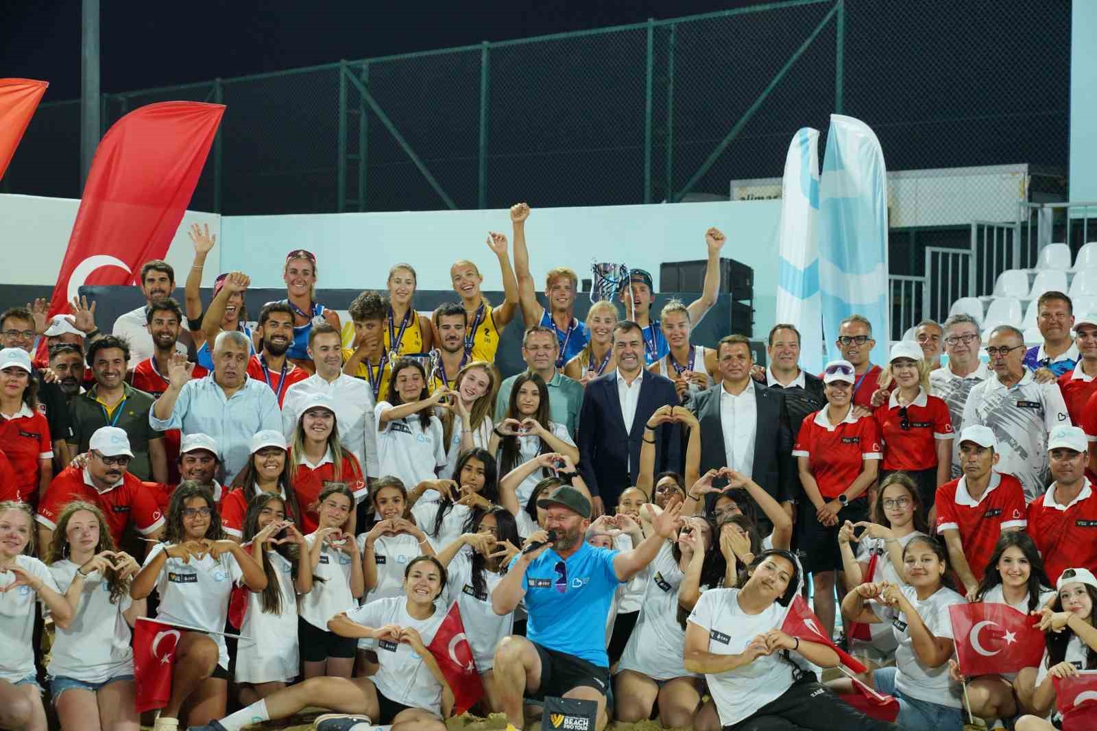 Balıkesir Büyükşehir Belediyesi ile Türkiye Voleybol Federasyonu iş birliğinde Ayvalık
