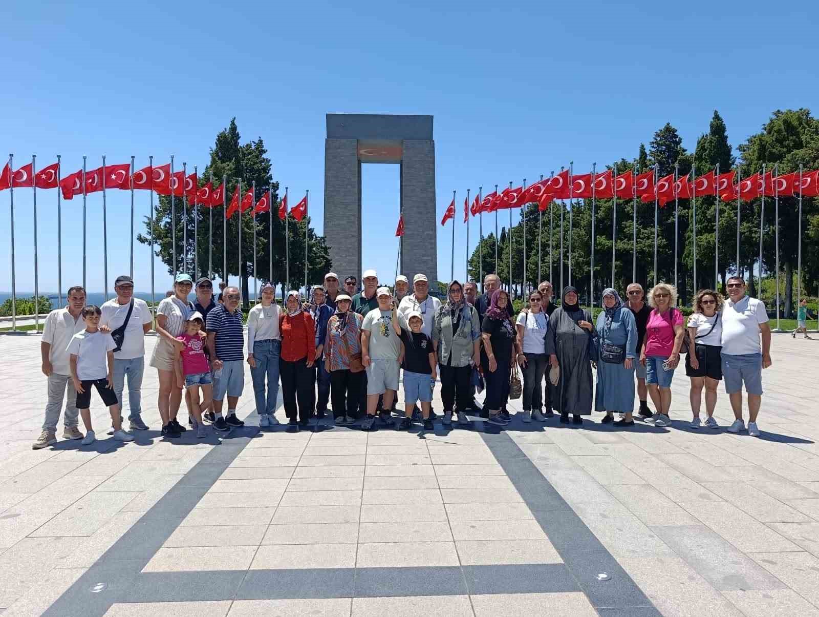 Burhaniye ilçesinde, Esnaf ve Sanatkarlar Odası üyesi bir grup vatandaş