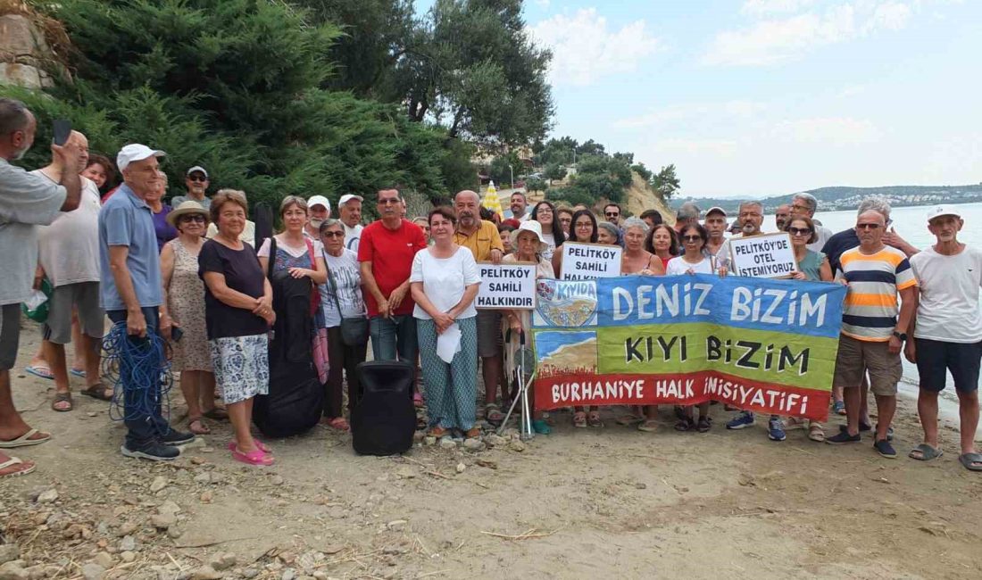 Balıkesir’in Burhaniye ilçesinde Pelitköy Mahallesi sahilinde vatandaşların denize girdikleri plajı