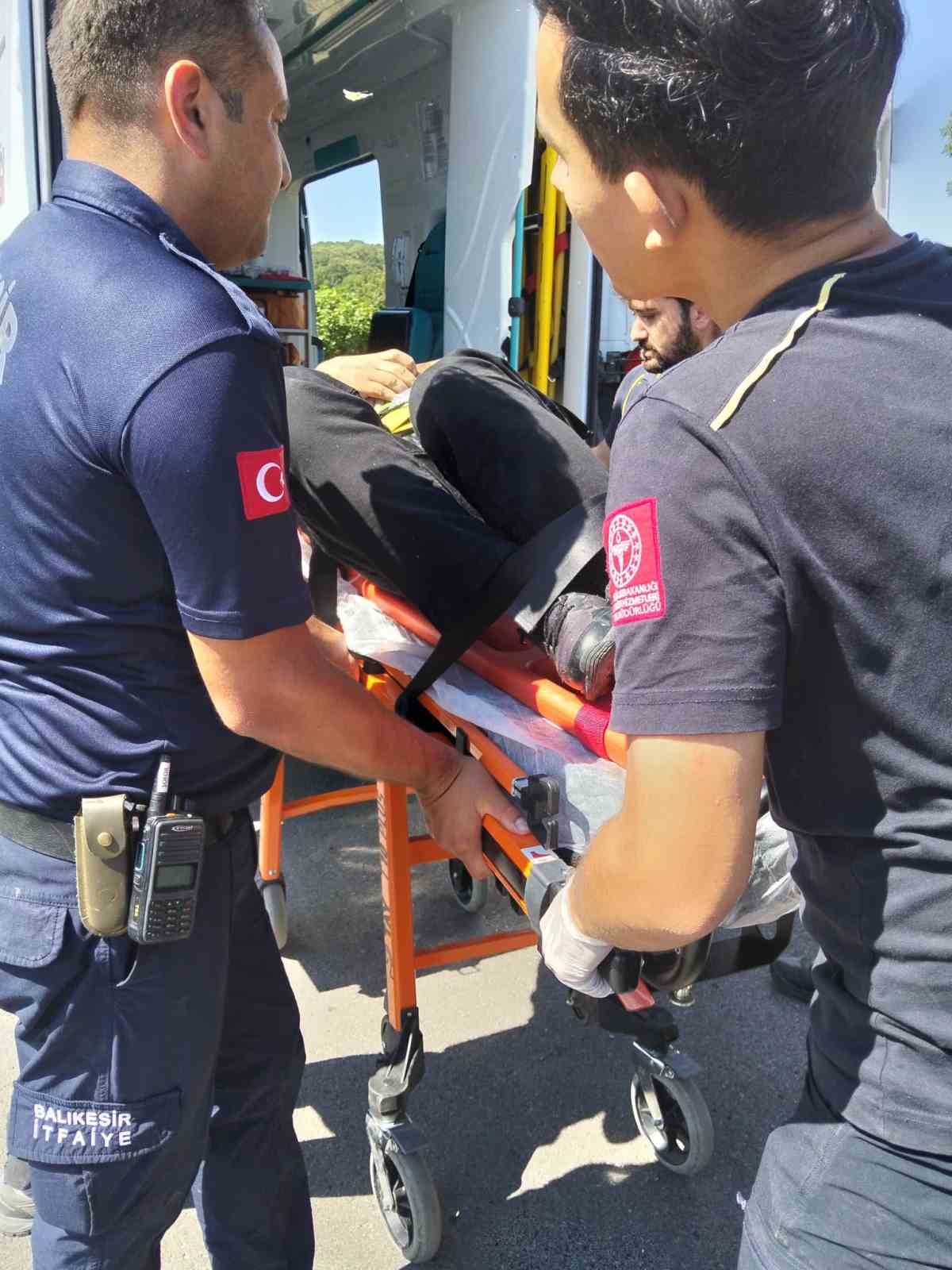 İzmir-İstanbul Otoyolu Savaştepe karacalar mevkiinde seyir halindeki otomobile arkadan çarpan