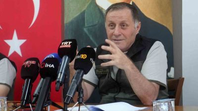 Balıkesir Orman Bölge Müdürü Musa Şen, medya temsilcileri ile bir