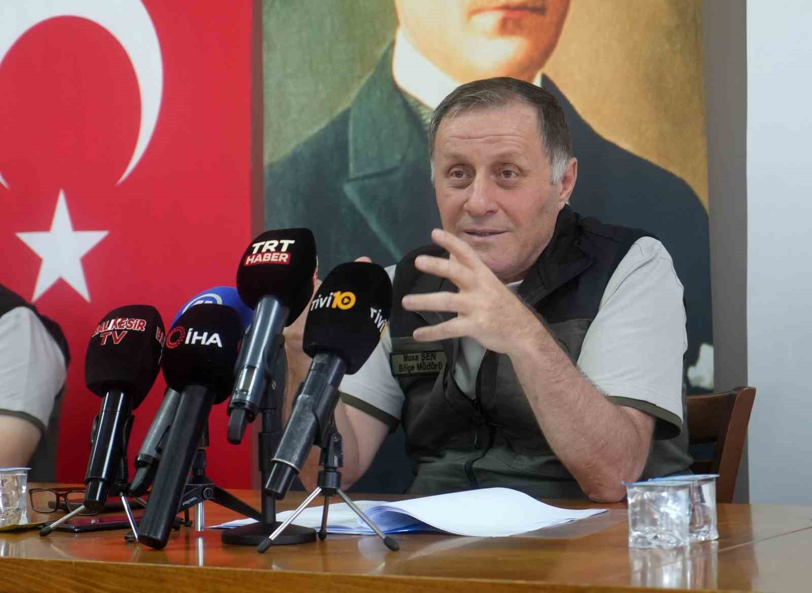 Balıkesir Orman Bölge Müdürü Musa Şen, medya temsilcileri ile bir