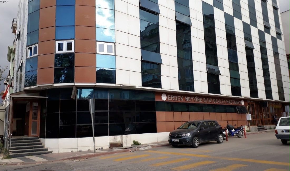 Balıkesir’in Erdek ilçesine bağlı Ocaklar Mahallesi’nde denizde boğulma tehlikesi geçiren