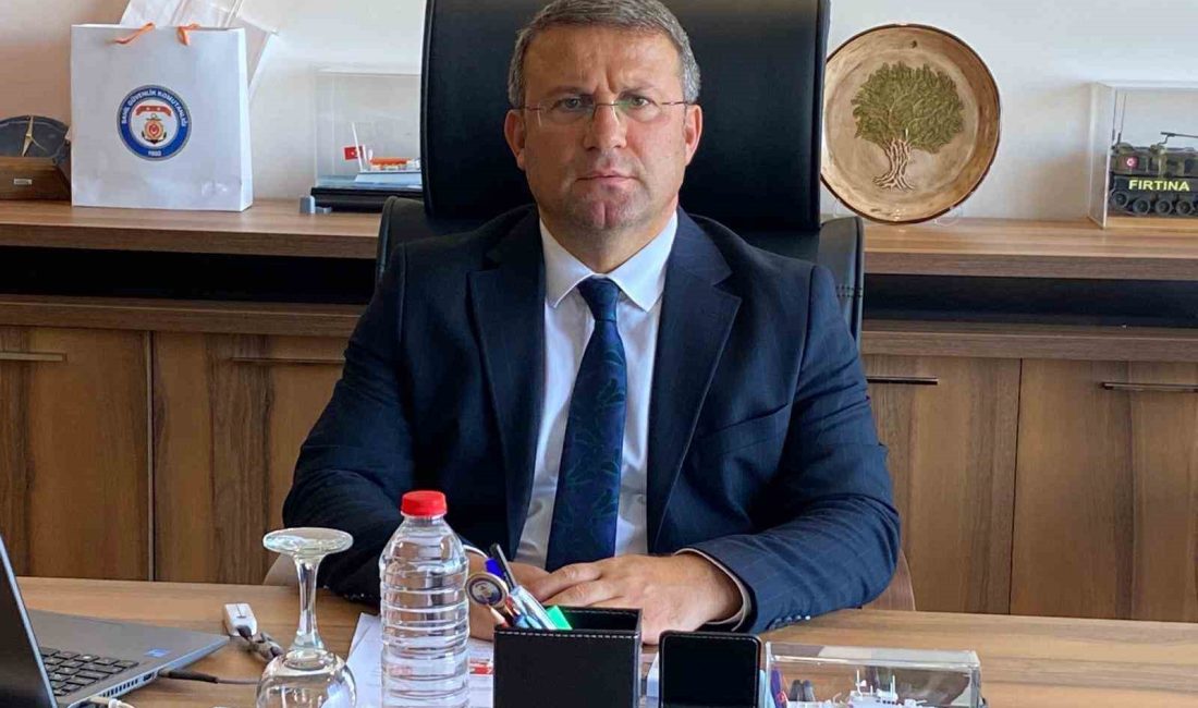 Ayvalık’ın yeni kaymakamı Ömer Cimşit görevine başladı Cumhurbaşkanı Recep Tayyip Erdoğan’ın imzasıyla yayımlanan Kaymakamlar Kararnamesi kapsamında Ayvalık