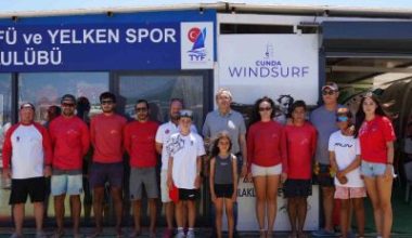 Ayvalık Belediyesi’nin yaz tatili boyunca çocukları sporla ve denizle buluşturmak