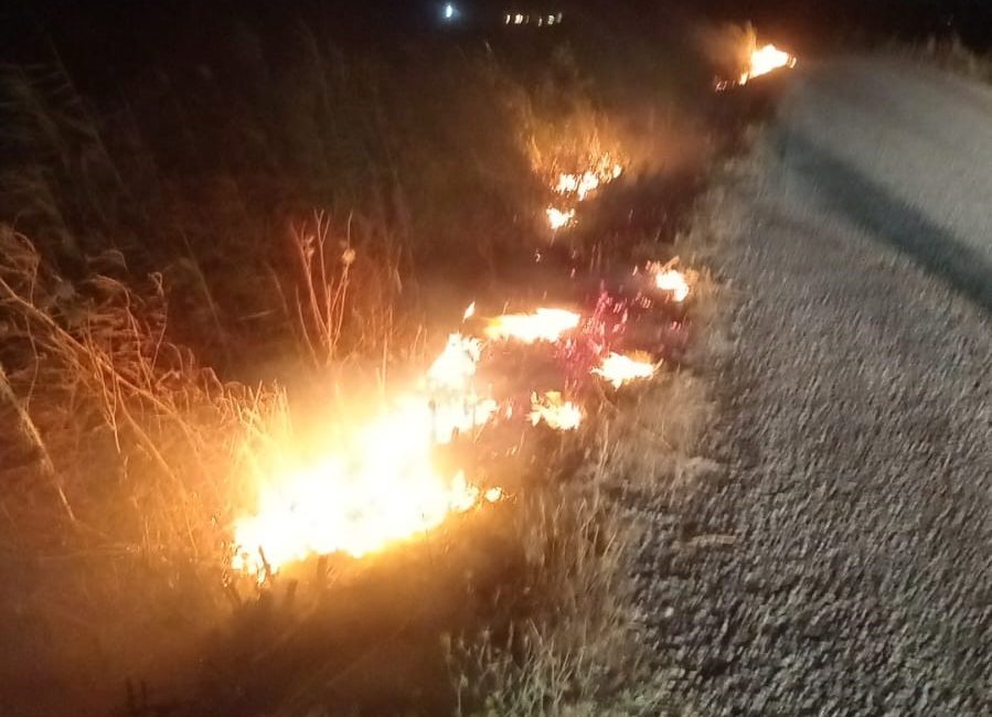 Ayvalık’ta otluk alan yangını büyümeden söndürüldü Balıkesir’in Ayvalık ilçesine bağlı Küçükköy Mahallesi’nde çıkan otluk alan yangını,
