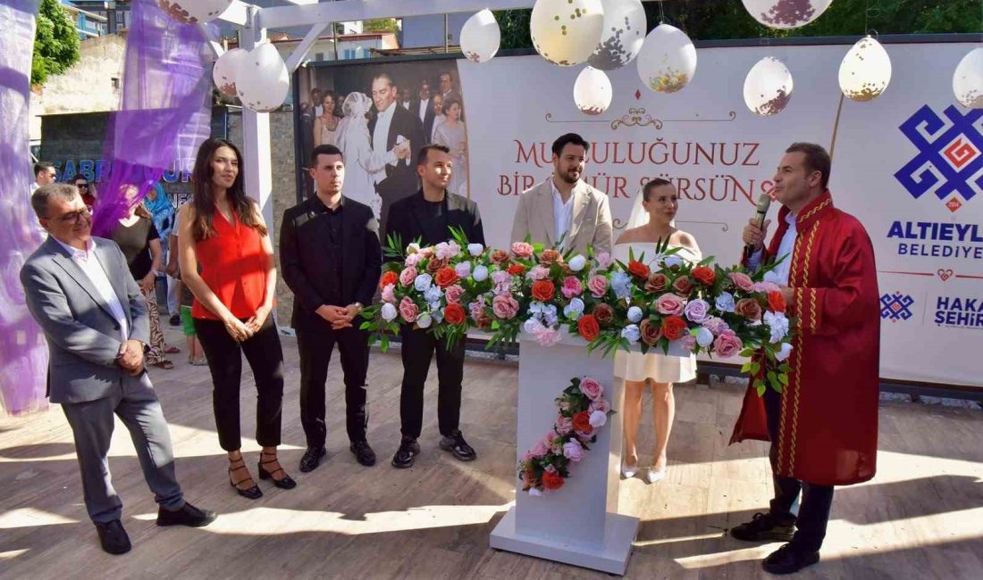 Sabri Uğur parkı açık hava nikah salonu hizmete açıldı Altıeylül Belediyesi tarafından Sabri Uğur Parkı ve Millet Kıraathanesi içerisinde