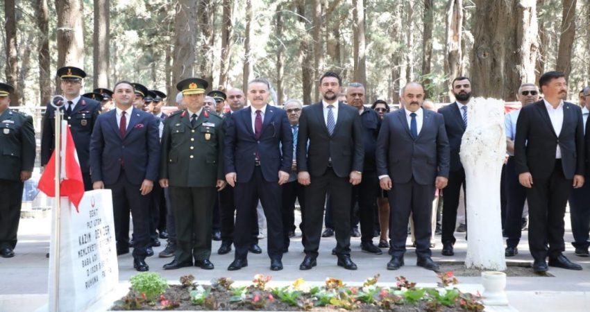 Edremit’te 15 Temmuz Demokrasi ve Milli Birlik Günü kapsamında düzenlenen