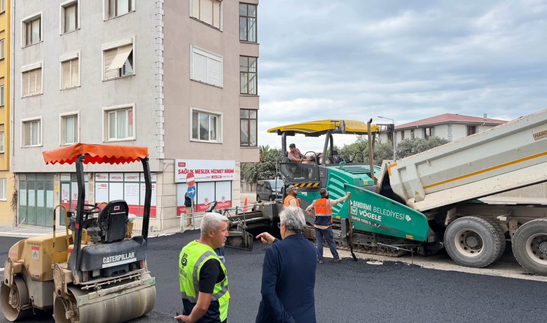 BANDIRMA’YA BAŞKAN MİRZA DOKUNUŞU: ADIM ADIM, SOKAK SOKAK BÜYÜK DEĞİŞİM! Bandırma Belediye Başkanı Dursun Mirza, belediye ekiplerinin kentin dört bir