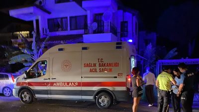 Balıkesir’in Ayvalık ilçesinde motosiklet ile otomobilin kafa kafaya çarpışması sonucu