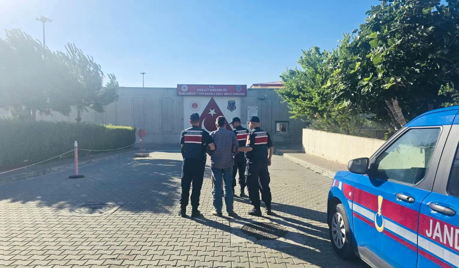 Balıkesir Valiliği, Gömeç'te 3 gündür süren yangına dair 2 kişinin