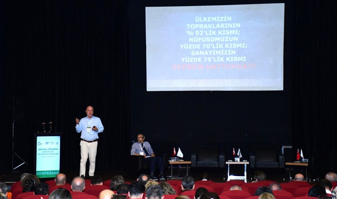 Büyükşehir kentsel dönüşüm sürecini uzmanlarla masaya yatırdı Balıkesir Büyükşehir Belediyesi tarafından gerçekleştirilen "Kentsel Dönüşüm Sorunları ve Çözüm
