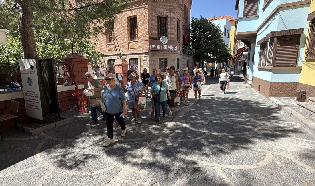 Havran’da siyah incir hasadı turizme açıldı Balıkesir'in Havran Belediyesi ve turizm sektörünün iş birliğiyle düzenlenen organizasyonda