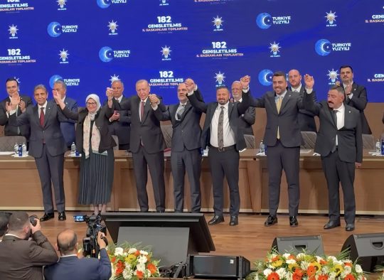 Marmara Adalar Belediye Başkanı Dinçer, AK Parti’ye katıldı Balıkesir Marmara Adalar Belediye Başkanı Aydın Dinçer, AK Parti 182.