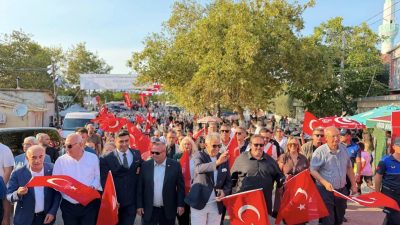 ATA TOHUMU, SANAT VE LEZZET BİR ARADA: YEŞİL ÇOMLU KAVUN FESTİVALİ’NDE UNUTULMAZ ANLAR Bandırma Belediyesi tarafından düzenlenen 10. Yeşil Çomlu Kavun Festivali, hemşehrilerin