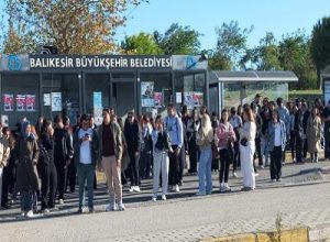 Balıkesir'in Bandırma ilçesinde bulunan Onyedi Eylül Üniversitesi yerleşkesinde eğitimin bazı