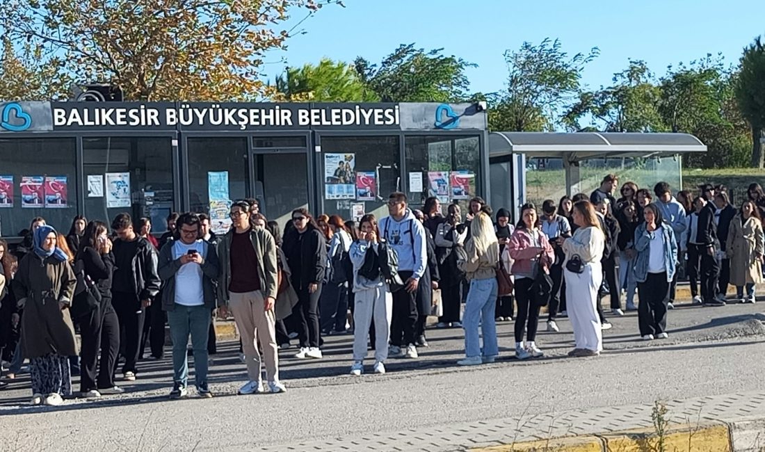 Balıkesir'in Bandırma ilçesinde bulunan Onyedi Eylül Üniversitesi yerleşkesinde eğitimin bazı