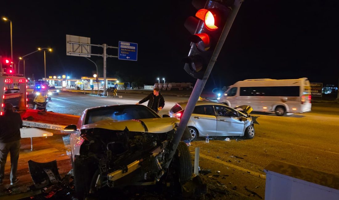 Bandırma Hastane Kavşağı’nda trafik kazası: 3 yaralı Balıkesir’in Bandırma ilçesinde Hastane Kavşağı’nda meydana gelen trafik kazasında 3
