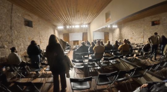 Ayvalık’ta yapay zekâ sineması rüzgârı: 65 film sinemaseverlerle buluştu Balıkesir'in Ayvalık ilçesi, sinema sanatı ile gelişen teknolojiyi buluşturan önemli