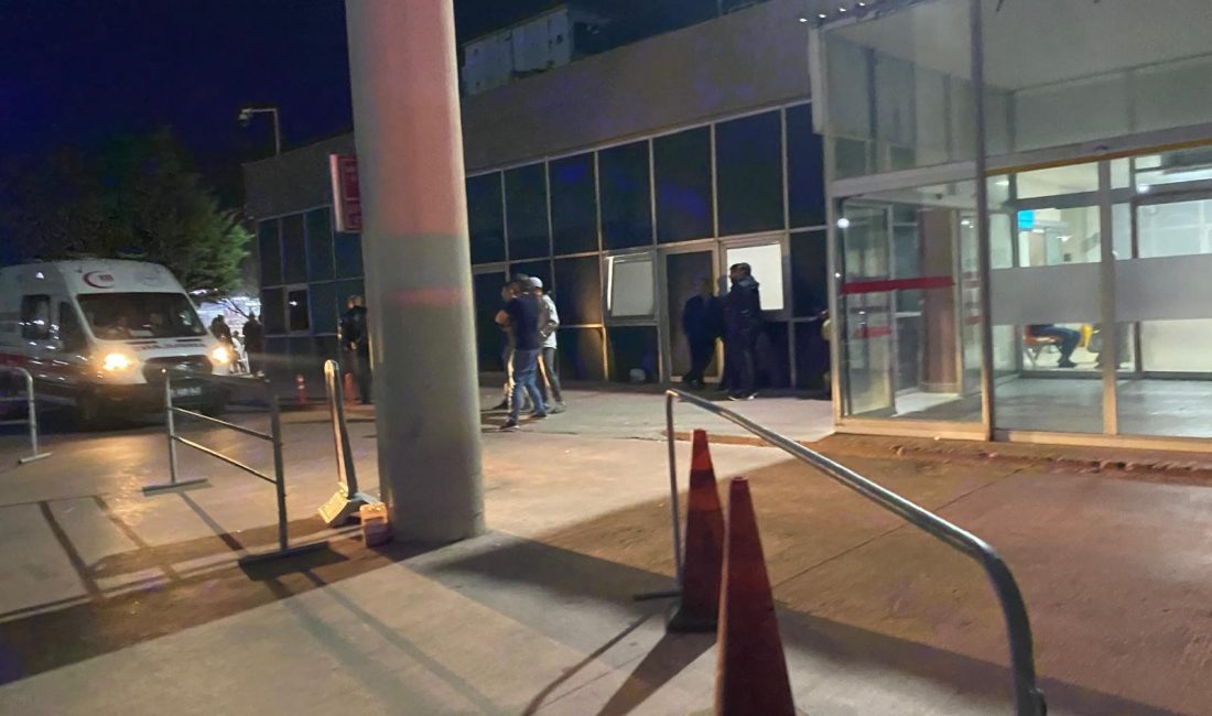 Ayvalık açıklarında tekne battı: 8 kişi kurtarıldı, 1 kayıp Balıkesir’in Ayvalık ilçesi açıklarında batan özel teknedeki 8 kişi, Sahil