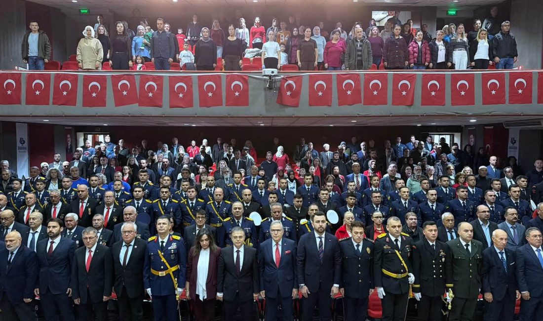 Bandırma Belediye Başkanı Dursun Mirza, Cumhuriyetimizin 103. yıl dönümü dolayısıyla